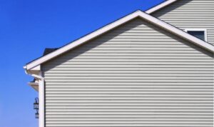 Wood vs Vinyl Siding: Costs, Pros and Cons, and Homeowner Reviews